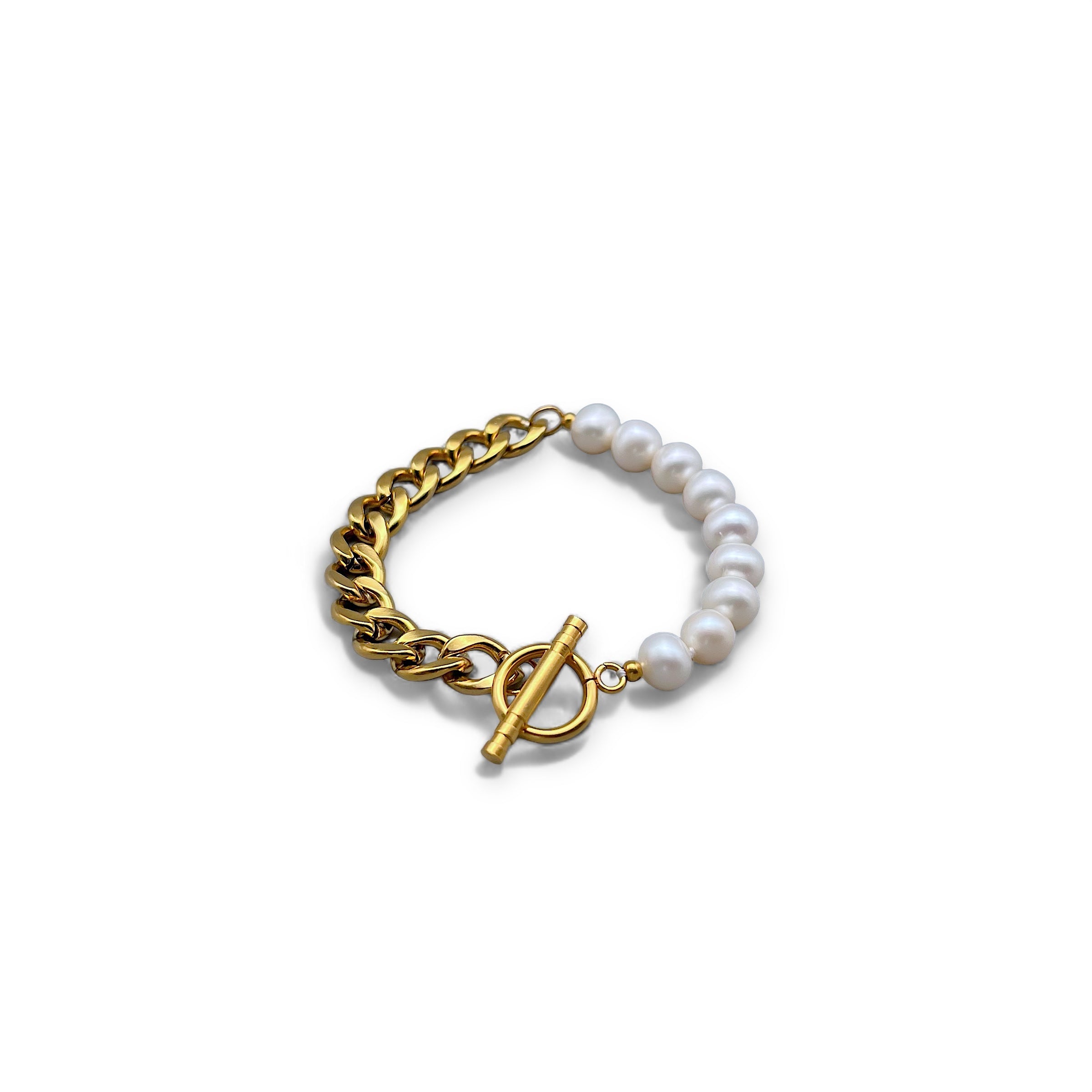 Cassandra Ronde Zoetwater Parel Armband met Vergulde goud Chain